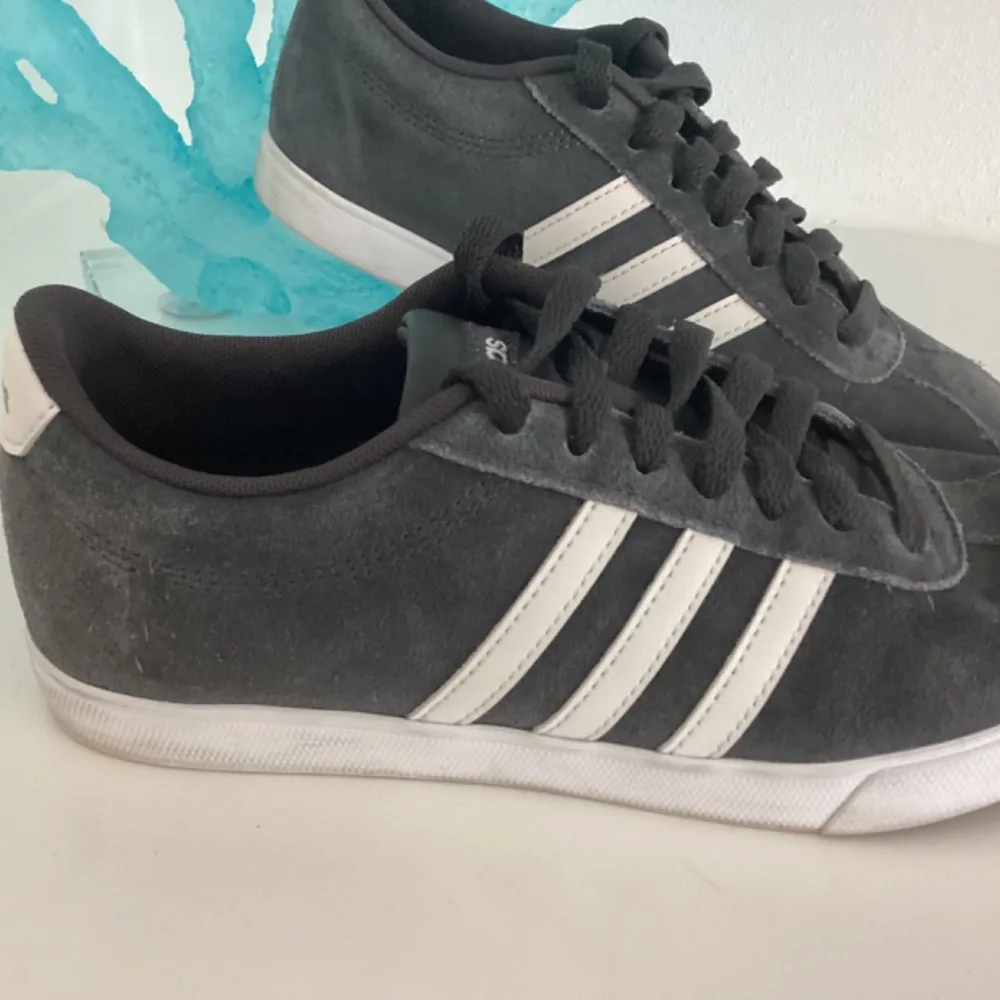 REDUCED WMNS Gray Suede White Leather ADIDAS three stripes sneakers worn 2x 7.5